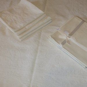 Table Linens  Rectangle Table cloth 5 ft wide * 6 ft long & 12 matching napkins
